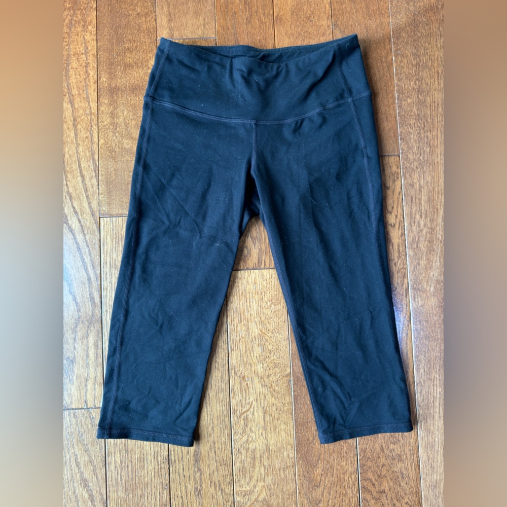 Cropped, knee length Athleta pants